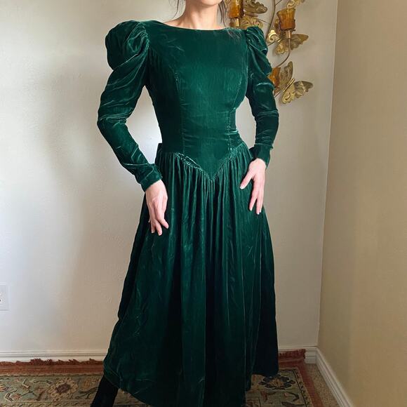 80s vintage velvet low back dress - Picture 5 of 8